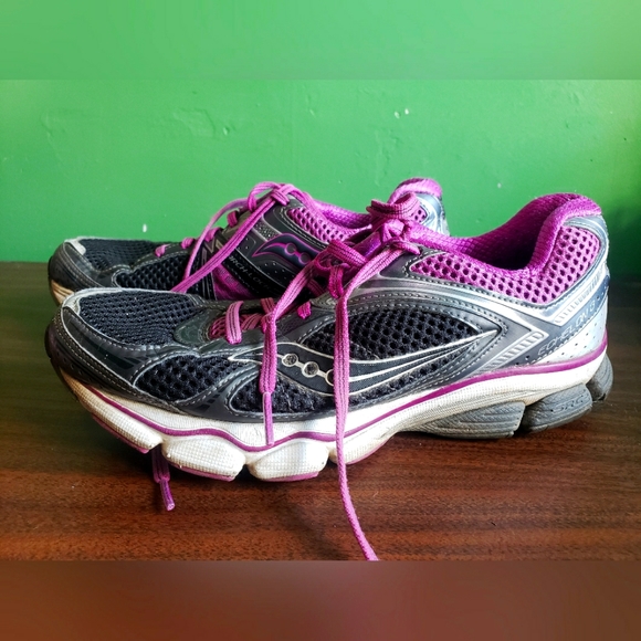 Saucony 8US Women's Echelon 3 Running Sneaker | Black, silver and Purple - Picture 1 of 5